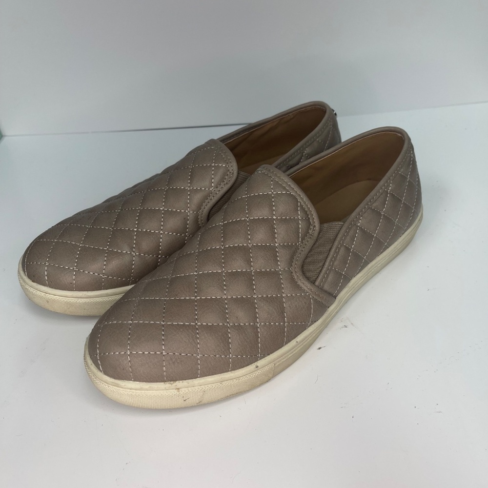 Steve Madden Quilted Slip-On Sneakers Women’s Size 11 Taupe - Picture 2 of 9
